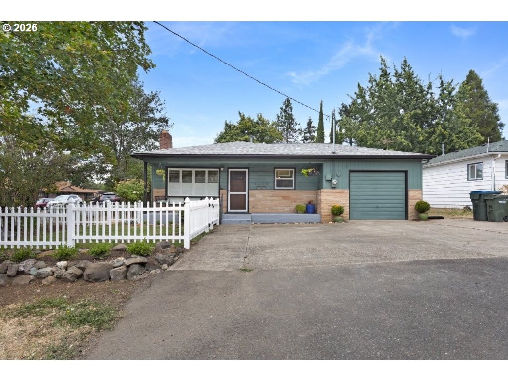 Court Ave, Roseburg, OR 97470