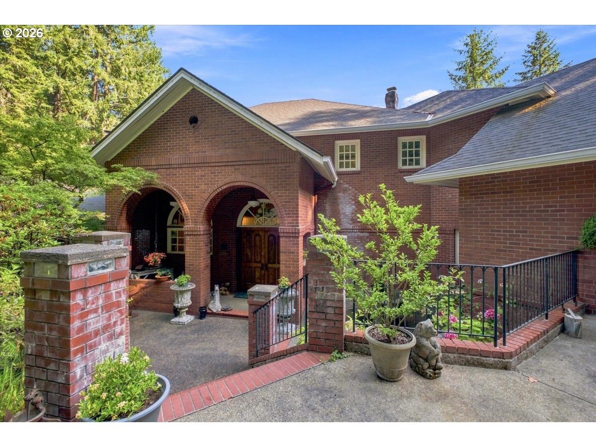 Hilltop Dr, Lebanon, OR 97355