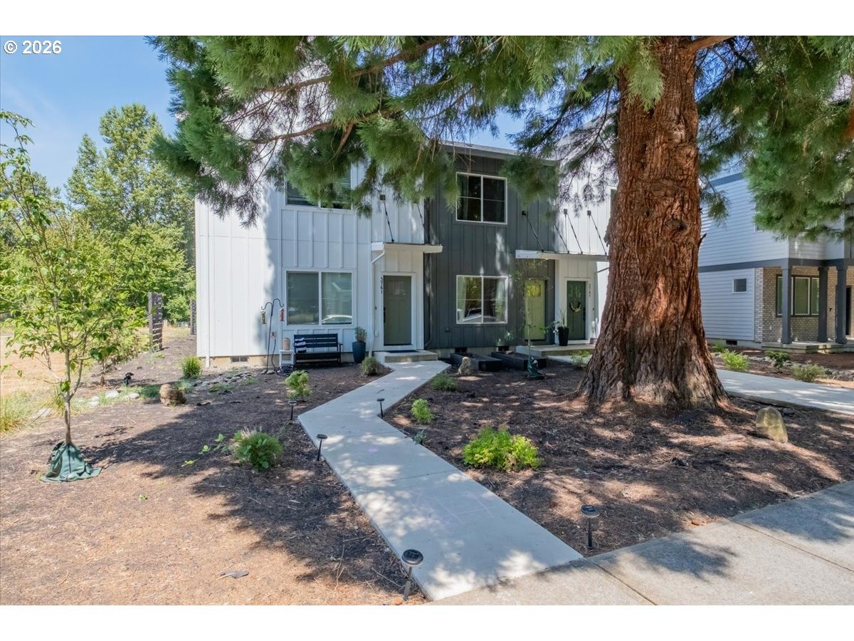 Village Center Dr, Salem, OR 97302