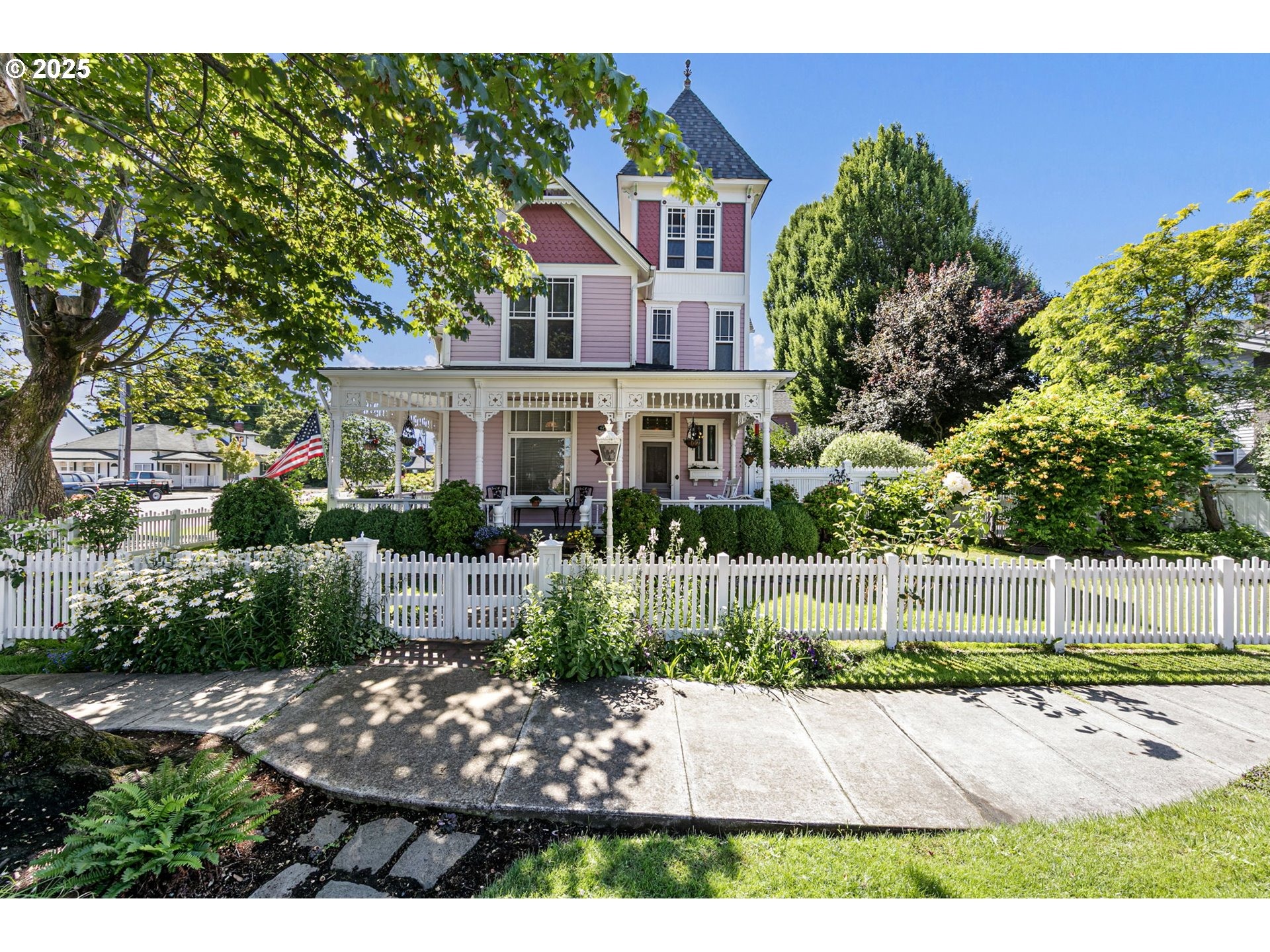 Juniper St, Junction City, OR 97448