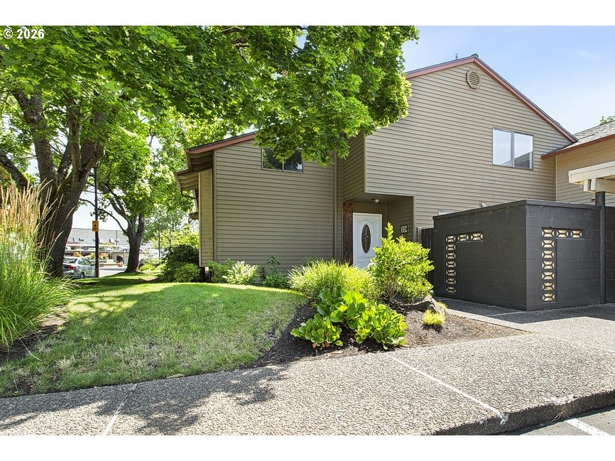 Hayden Bay Dr, Portland, OR 97217
