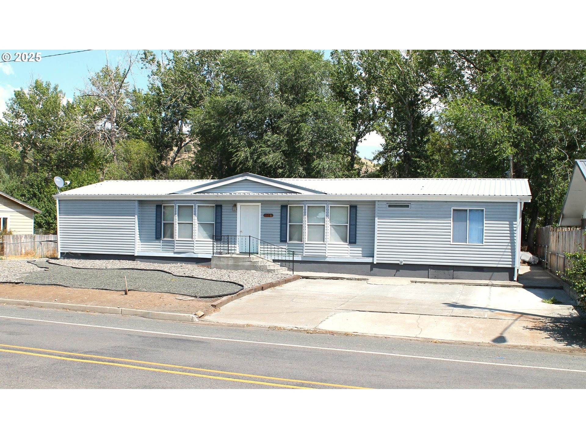 Mountain Blvd, Mount Vernon, OR 97865