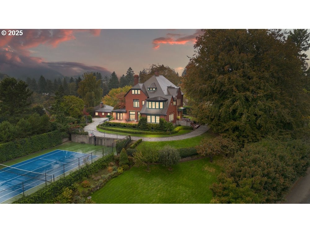 Hawthorne Ter, Portland, OR 97201