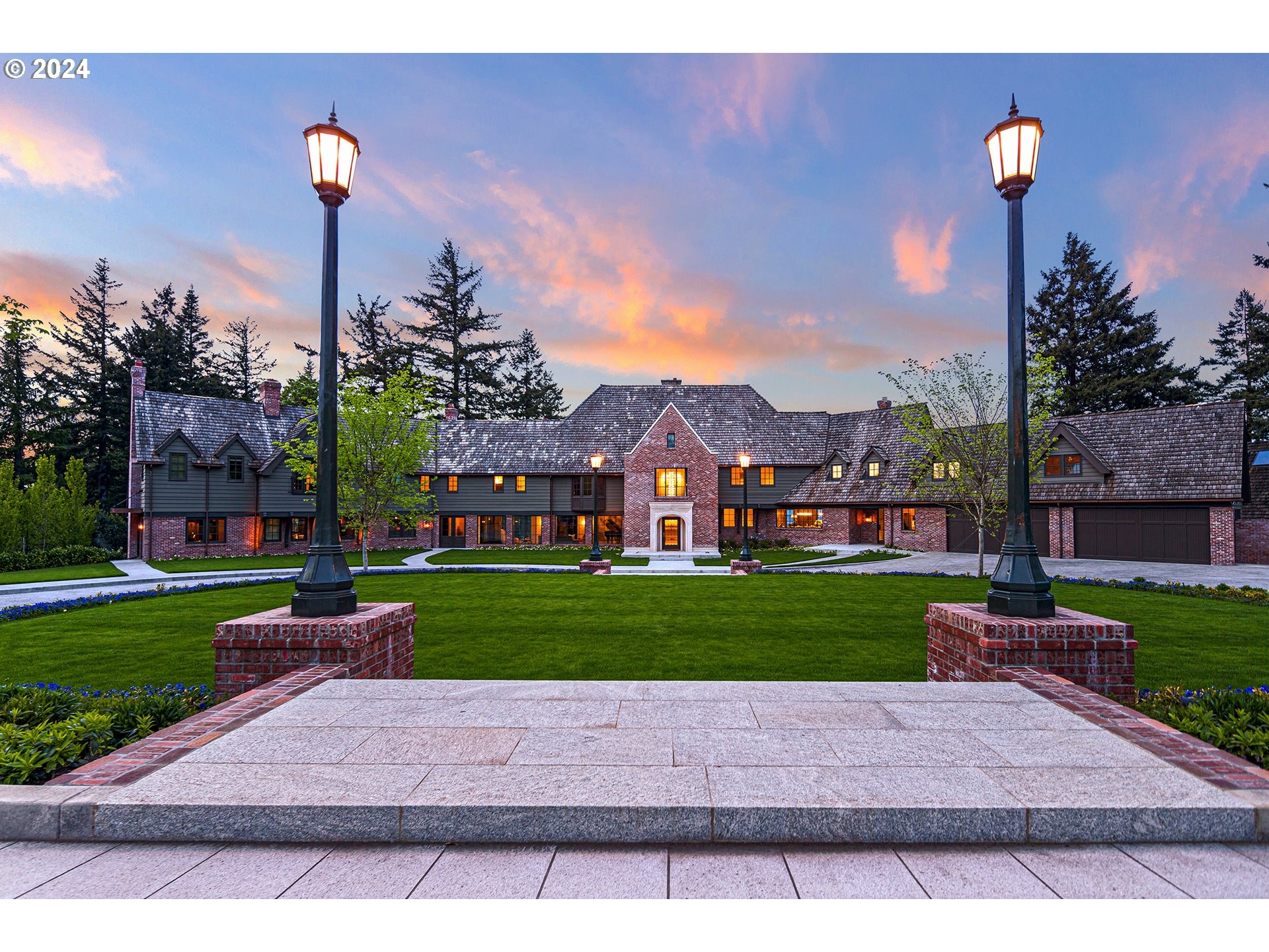 Greenleaf Dr, Portland, OR 97221