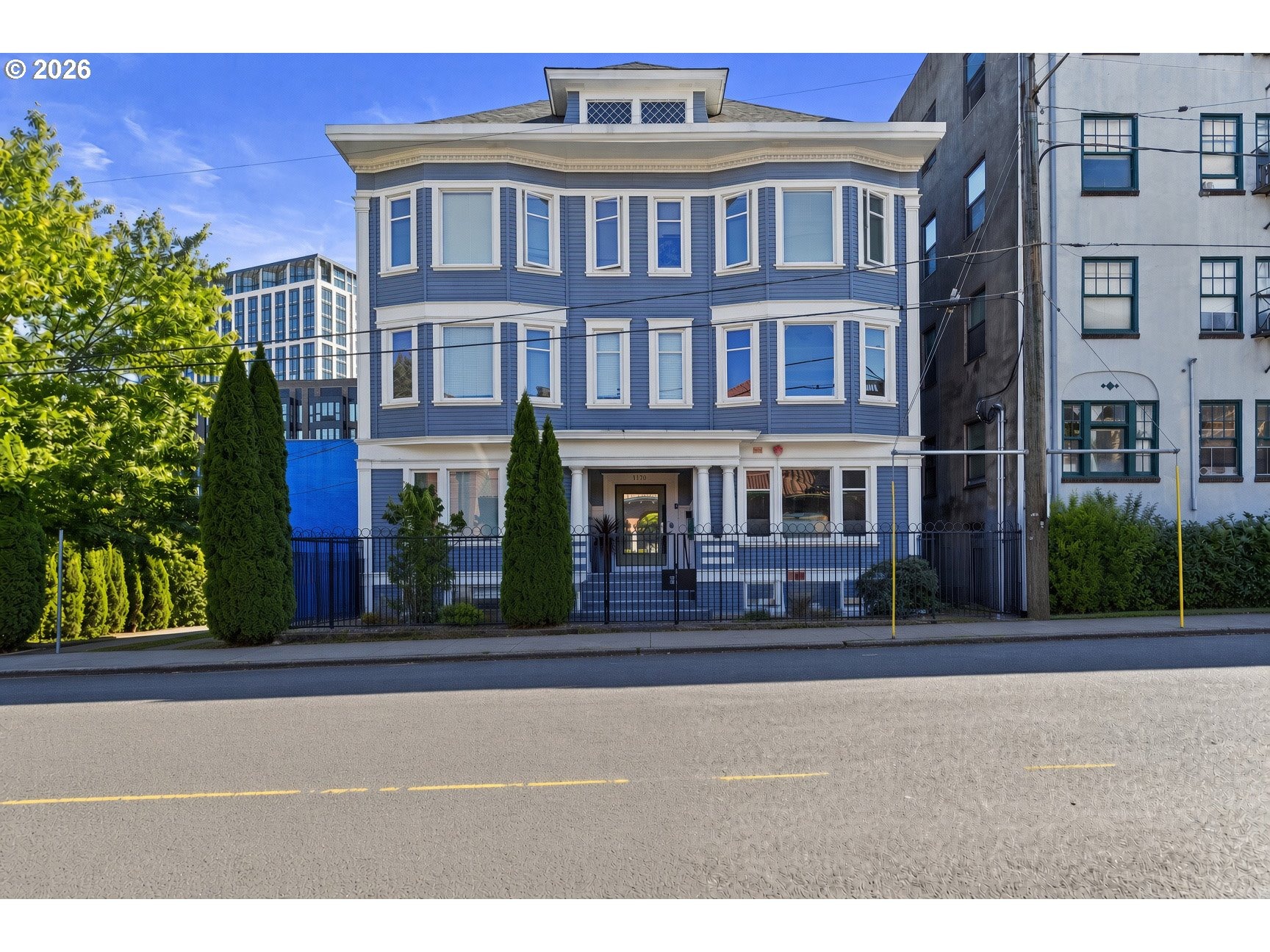 Couch St, Portland, OR 97209
