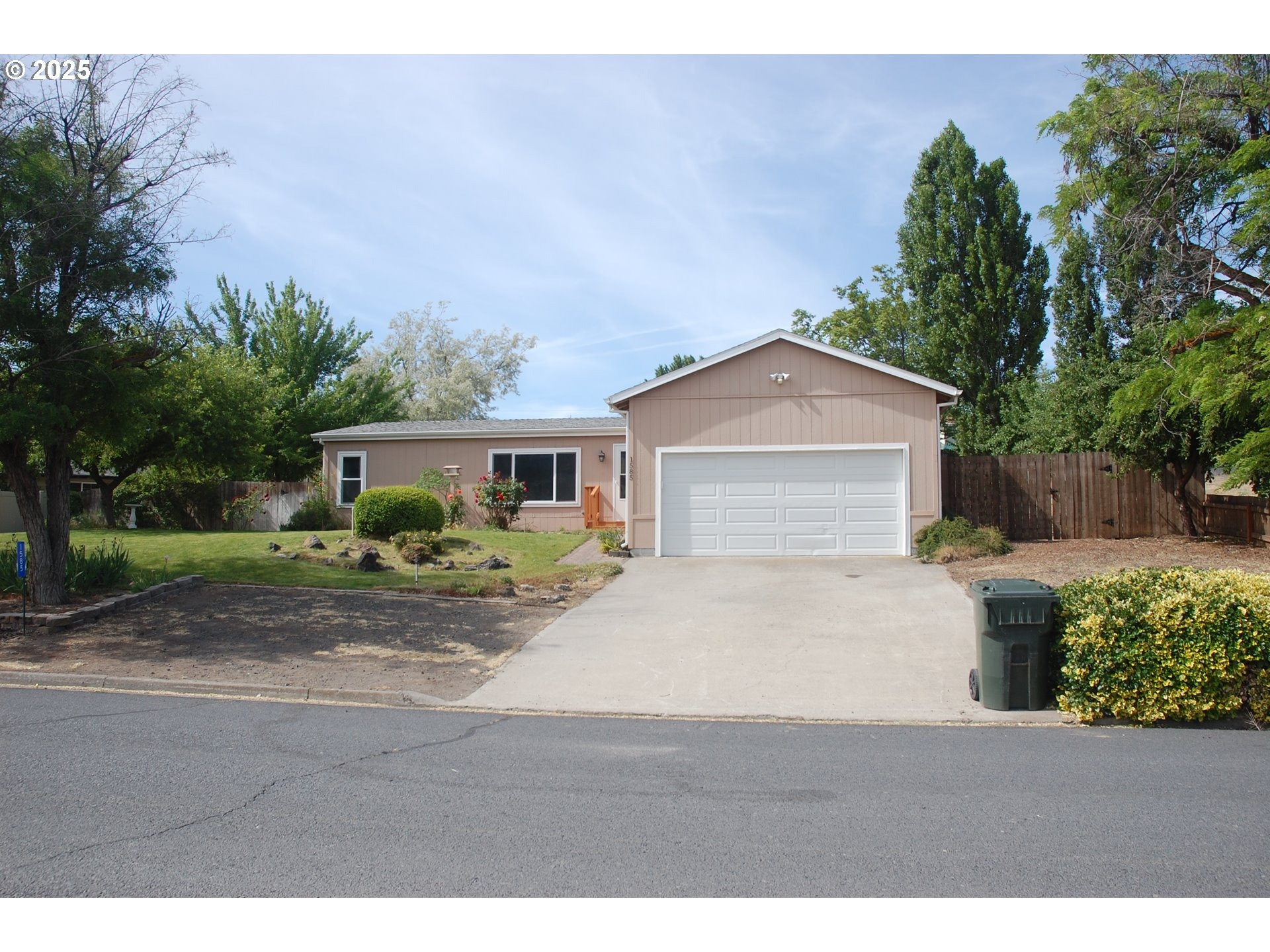 Cottonwood St, Arlington, OR 97812