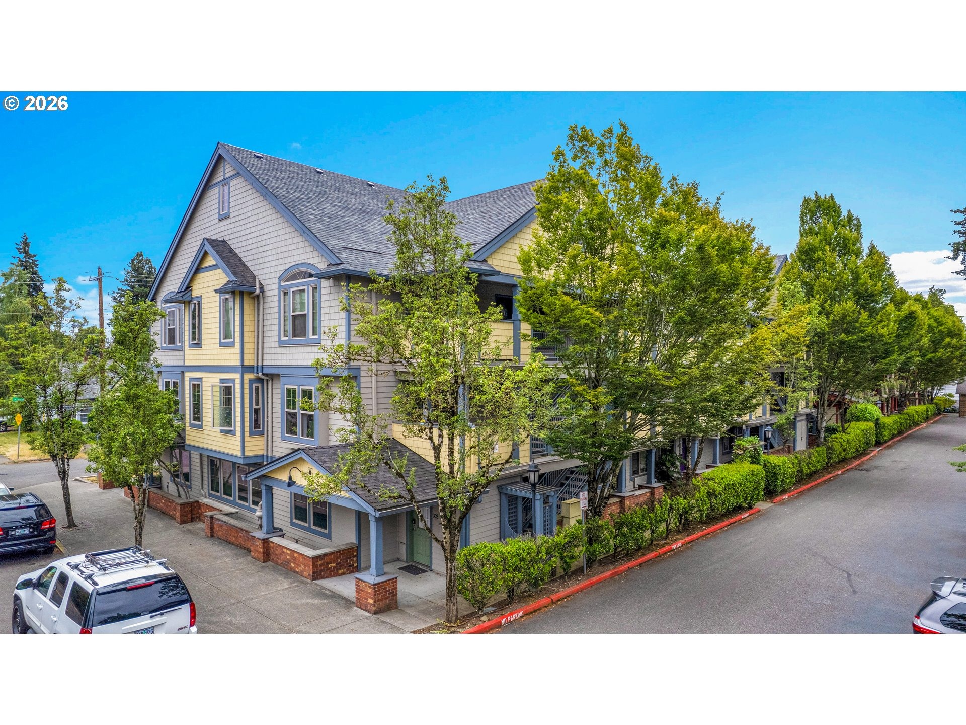 Irving St, Portland, OR 97220 #1