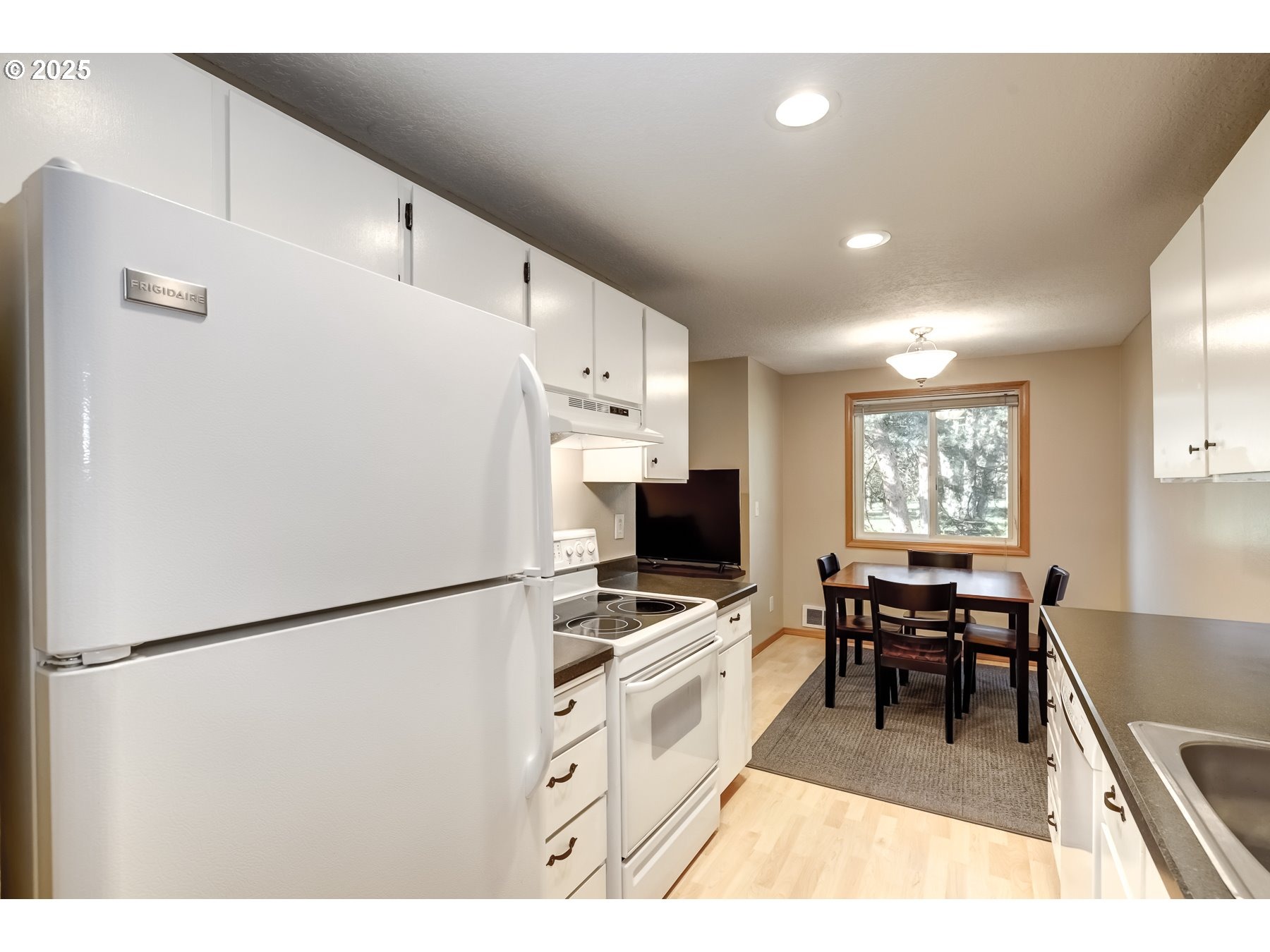 Neakahnie Ave, Portland, OR 97229 #1