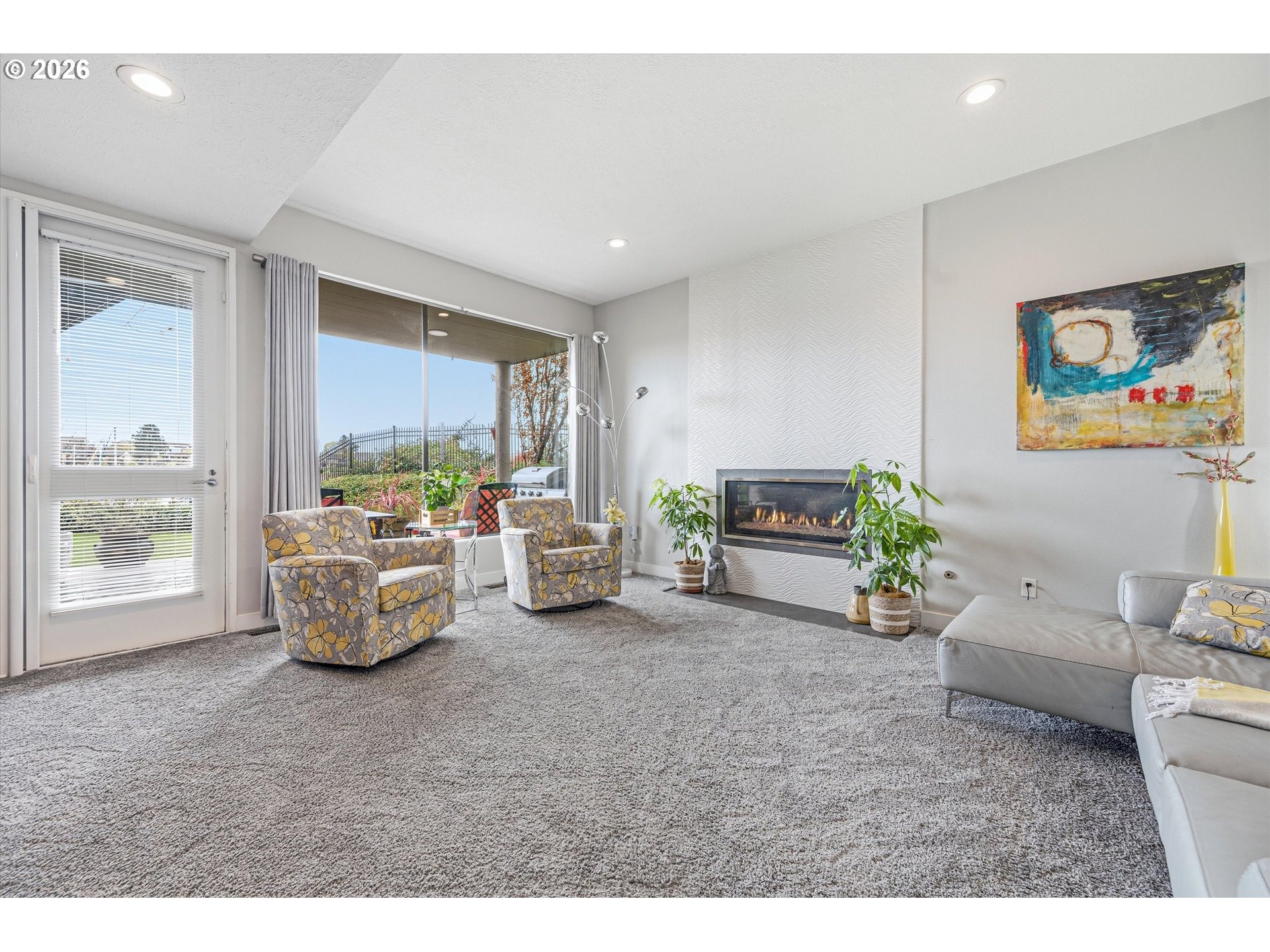 Tomahawk Island Dr, Portland, OR 97217
