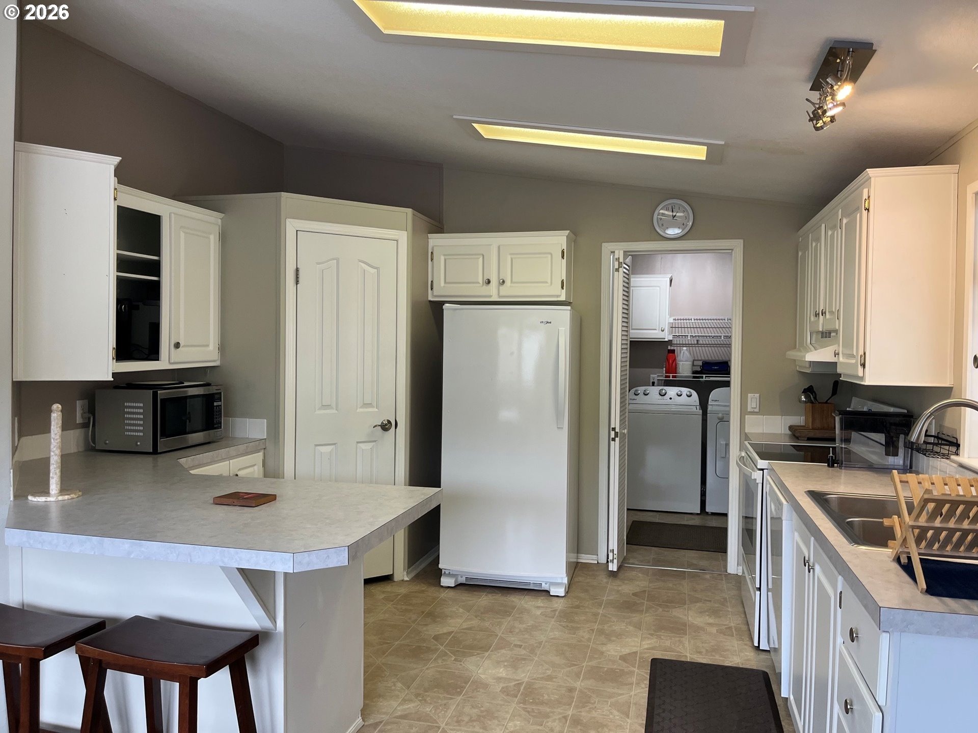 River Ridge Ave, Roseburg, OR 97471