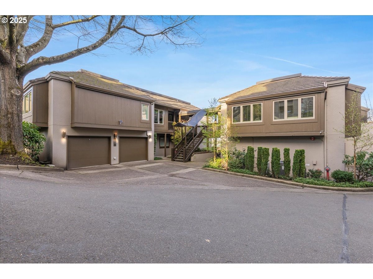 Westover Cir, Portland, OR 97210 #1