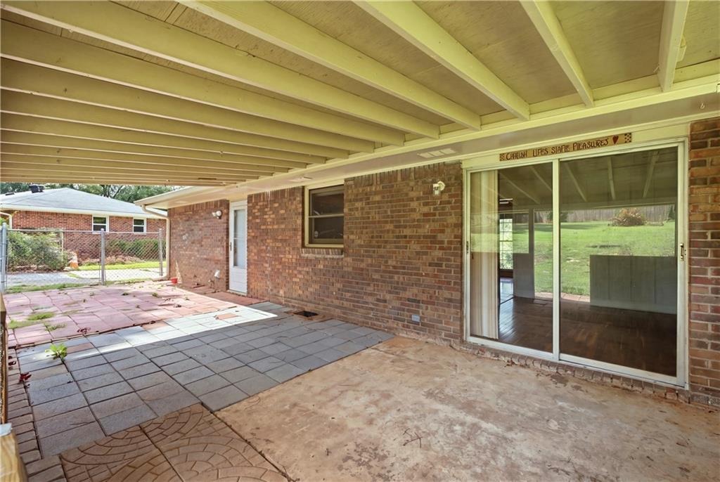 Kings Cir, Lawrenceville, GA 30044