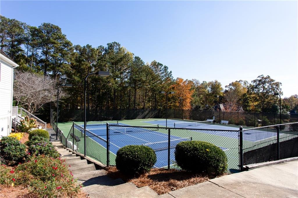 Rockingham Dr, Roswell, GA 30075