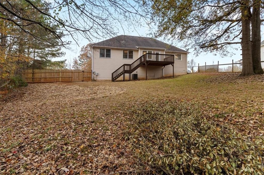 Yellowstone Ln, Powder Springs, GA 30127