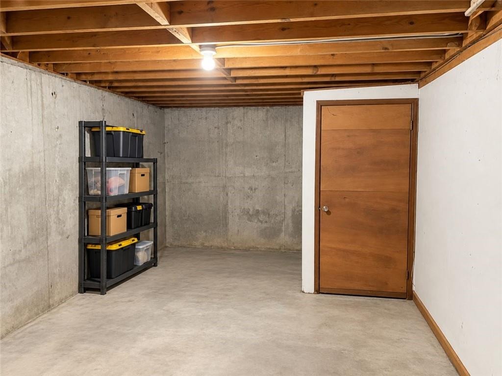 Lakewood Dr, Conyers, GA 30013