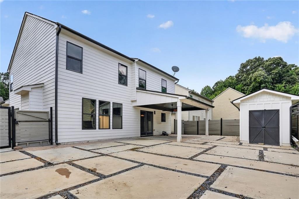 Stoney Chase Dr, Lawrenceville, GA 30044