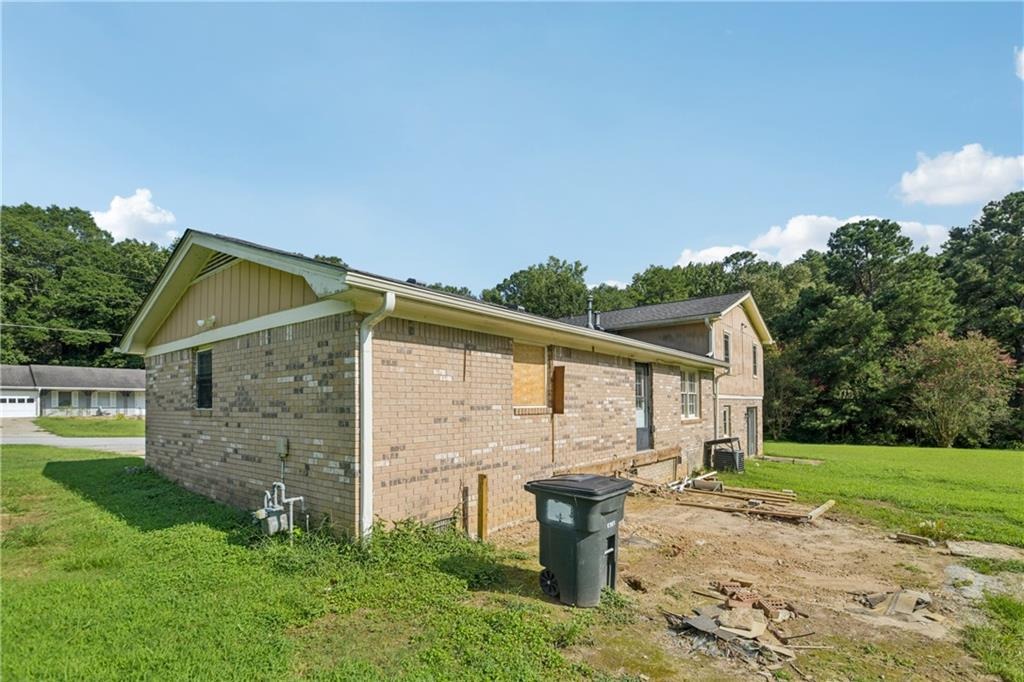 Bell Cir, Conyers, GA 30094