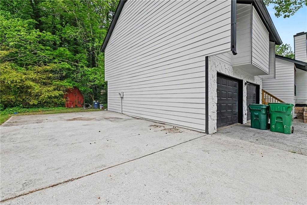 Chapman Ln, Stone Mountain, GA 30088