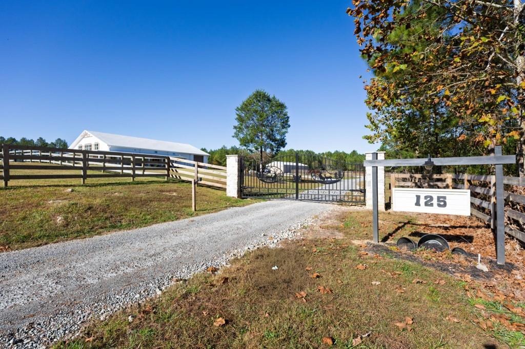 Perry Rd, Rydal, GA 30171