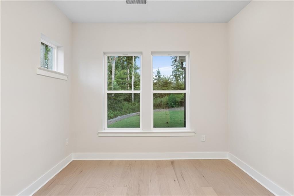 Beechnut Cir, Cumming, GA 30028
