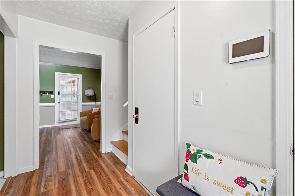 Springtree Ct, Lithonia, GA 30038
