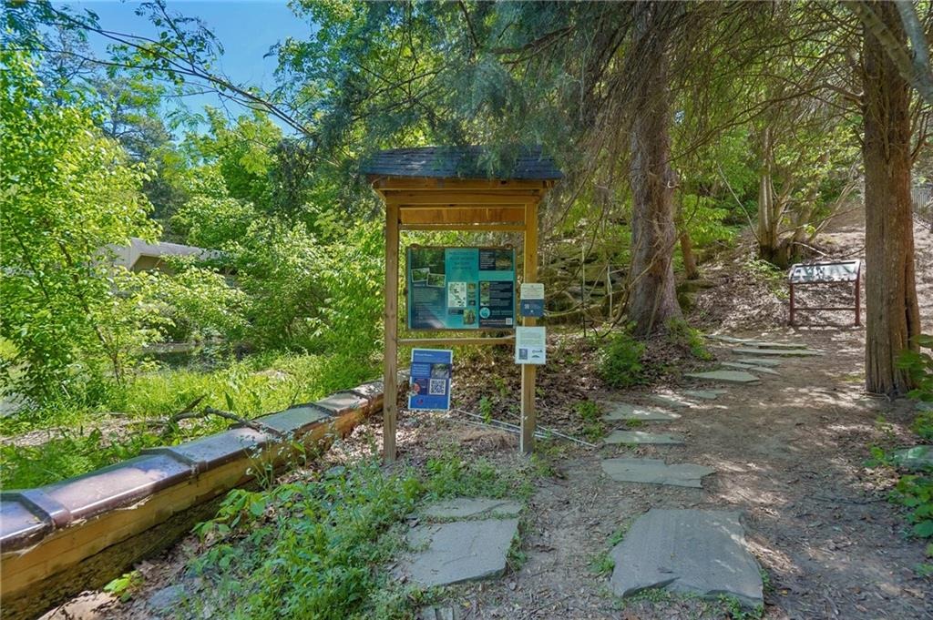 Lakemoore Dr, Atlanta, GA 30342