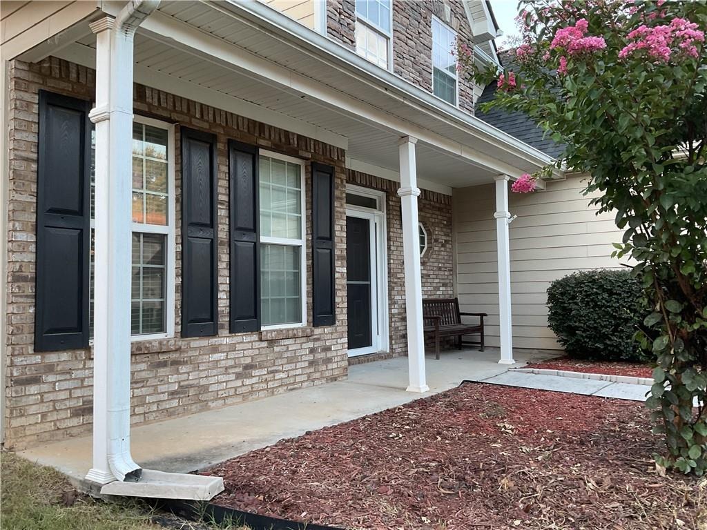 Rose Terrace Cir, Loganville, GA 30052