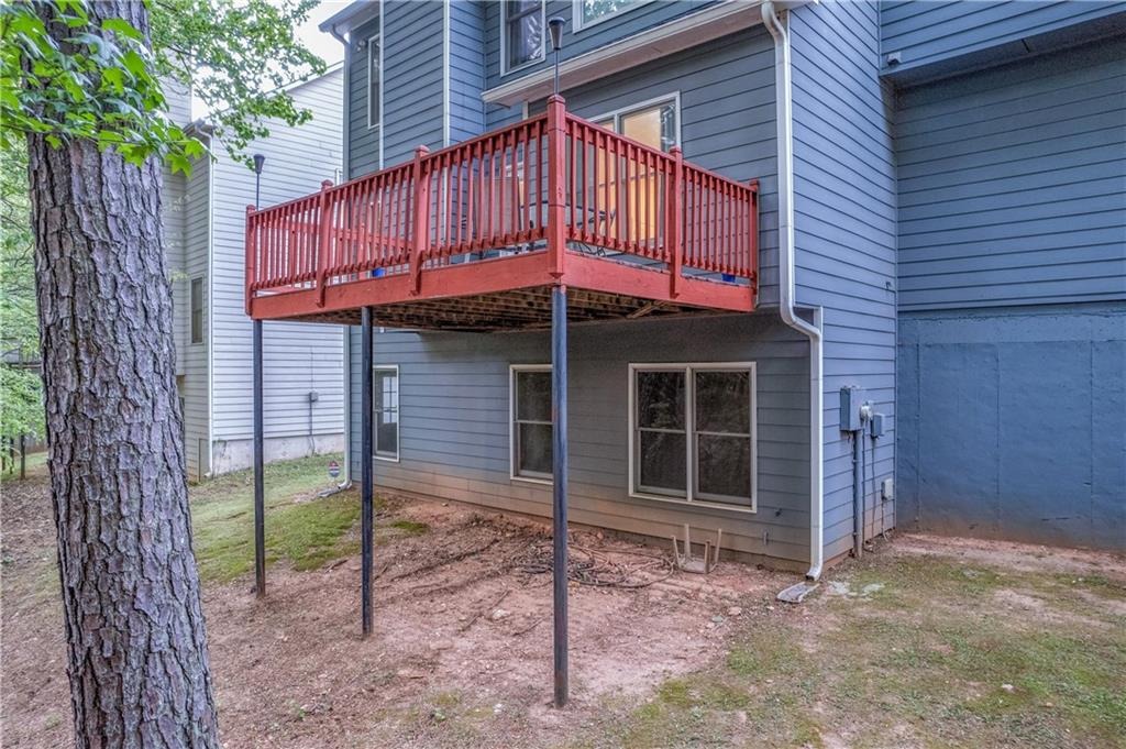 Clairesbrook Ln, Acworth, GA 30101