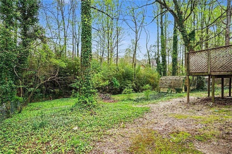 Hemlock Dr, Lawrenceville, GA 30046
