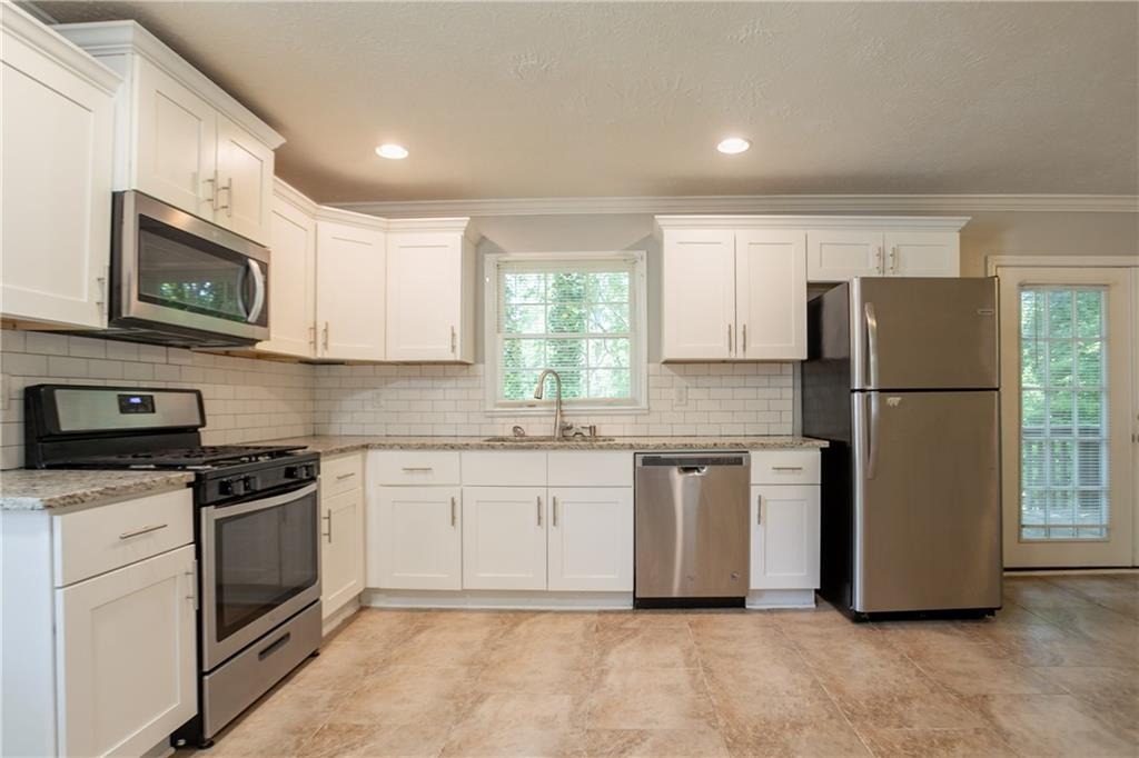 San Miguel Dr, Stone Mountain, GA 30083