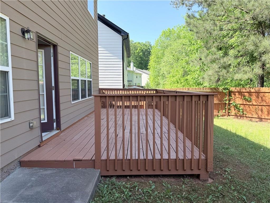 Lakeside Walk Dr, Lilburn, GA 30047