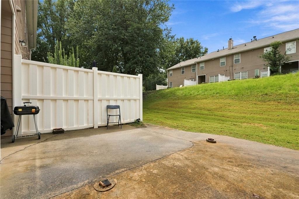 Oak Green Dr, Lawrenceville, GA 30044