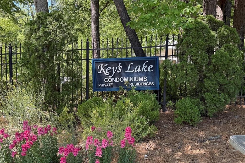 Keys Lake Dr, Brookhaven, GA 30319