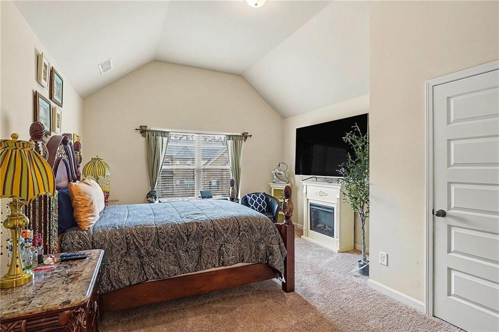 Waters Edge Ln, Covington, GA 30014