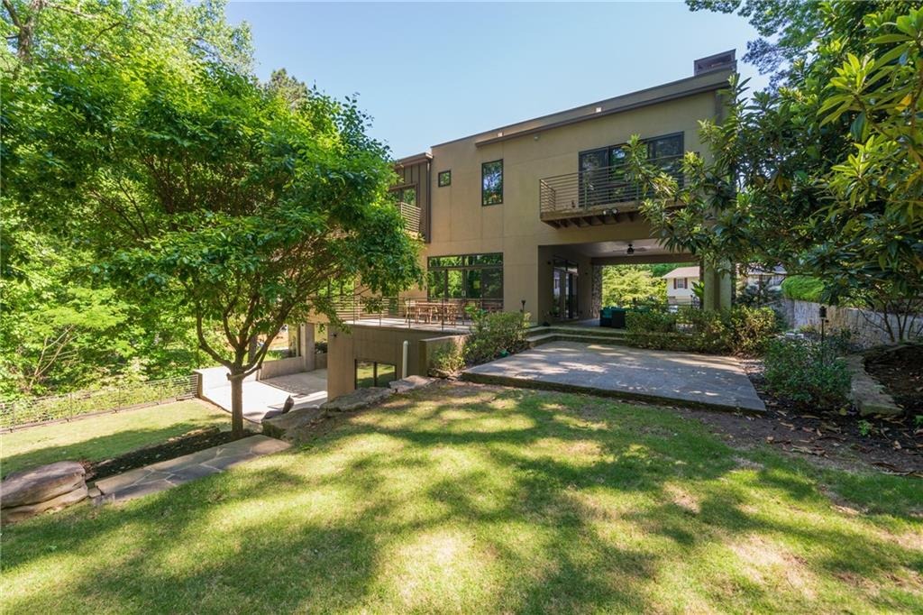 Larchmont Cir, Atlanta, GA 30318