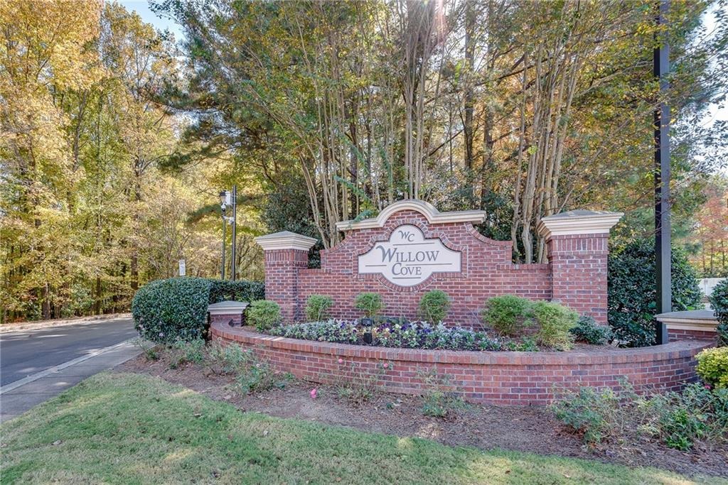 Cove Creek Cir, Norcross, GA 30093
