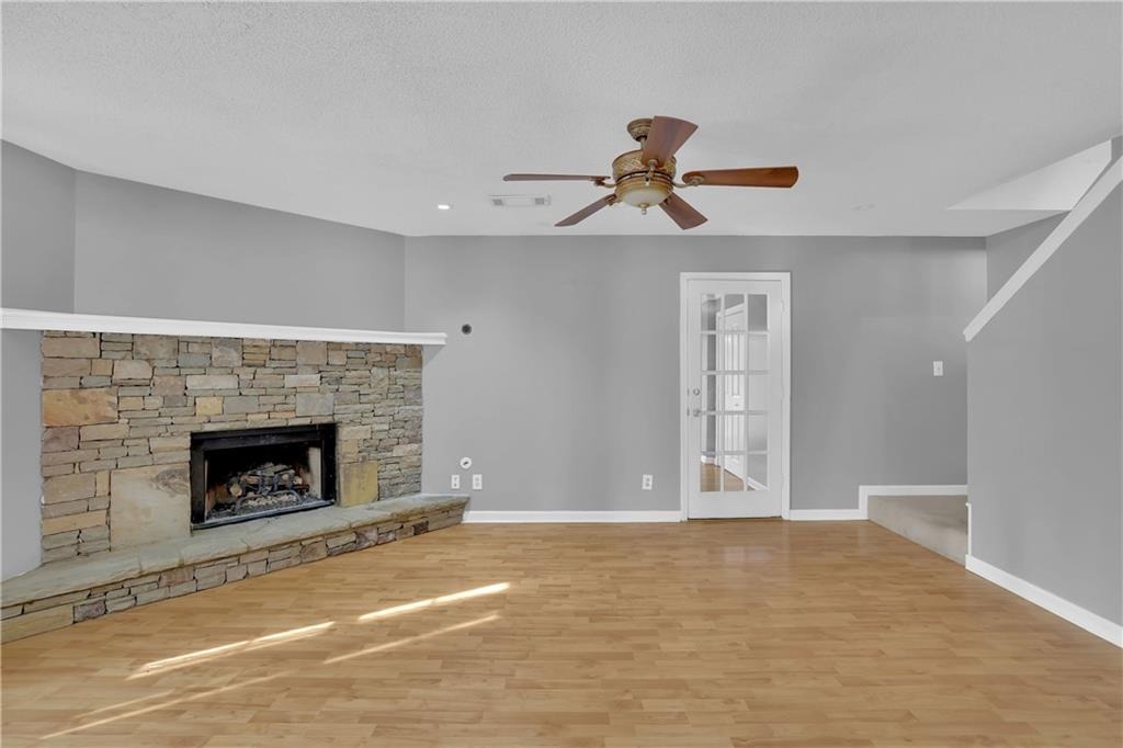 Farm Valley Dr, Woodstock, GA 30188