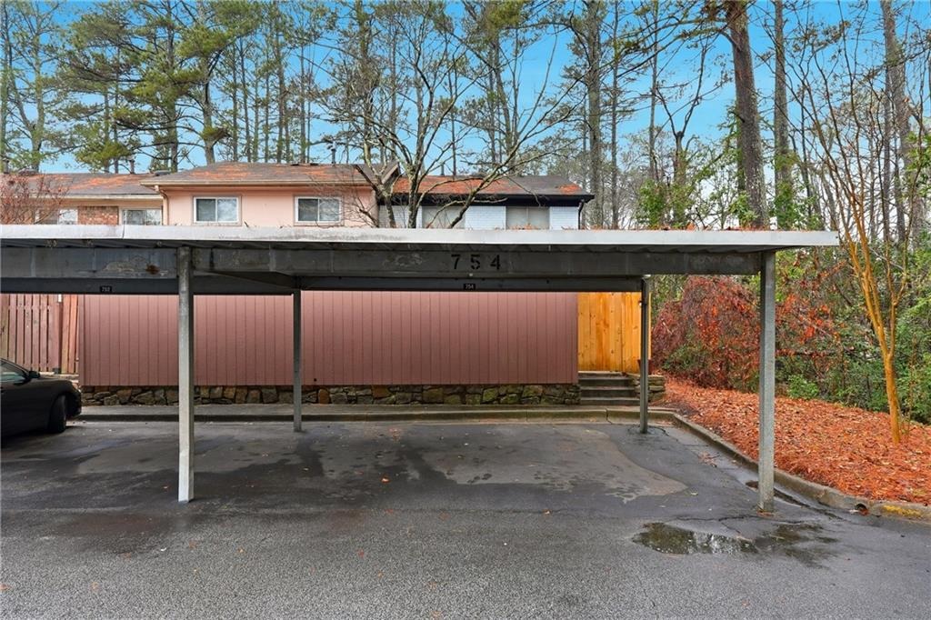 Garden View Dr, Stone Mountain, GA 30083