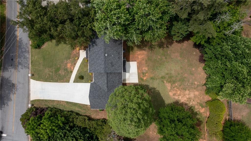 Cedar Wood Dr, Lilburn, GA 30047