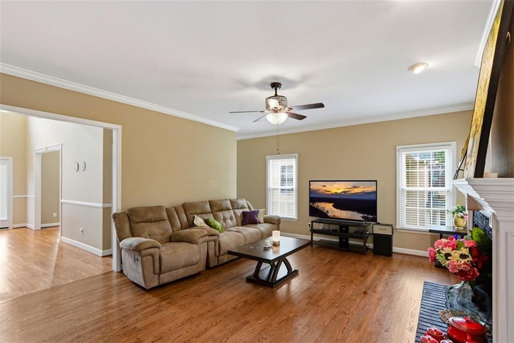 Laurian Dr, Kennesaw, GA 30144