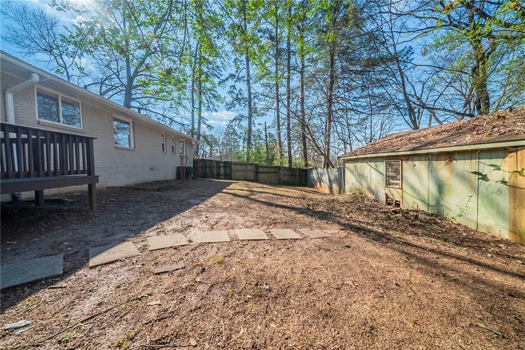 Dennis Dr, Decatur, GA 30032
