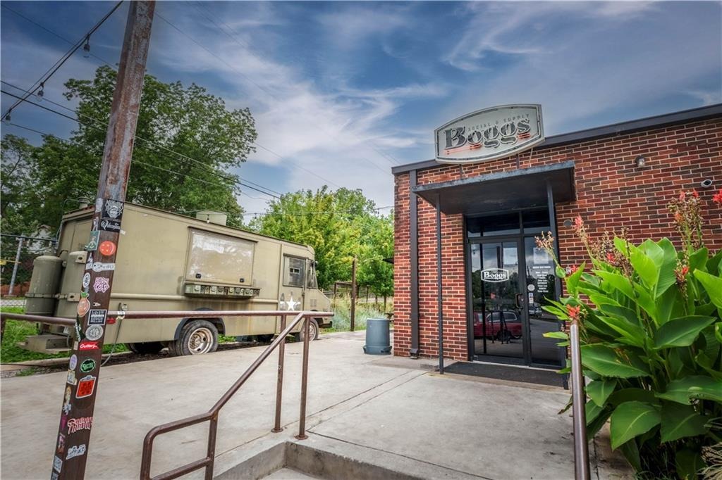 Carr Cir, Atlanta, GA 30310