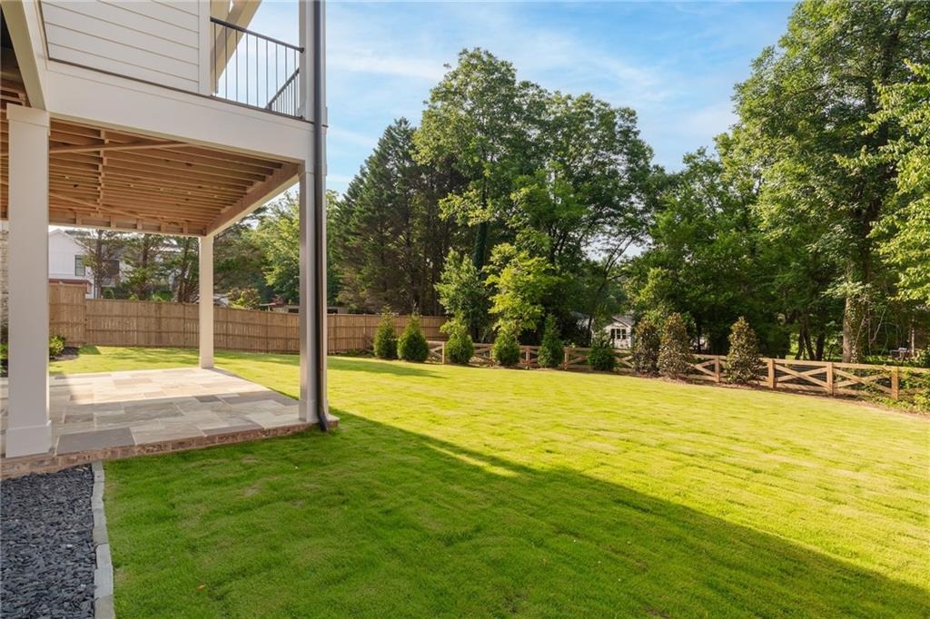 Thomas Cir, Roswell, GA 30075