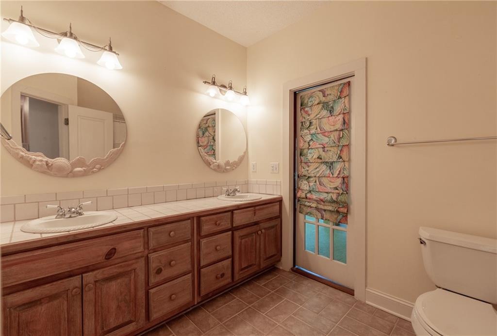 Enclave Ln, Newnan, GA 30263
