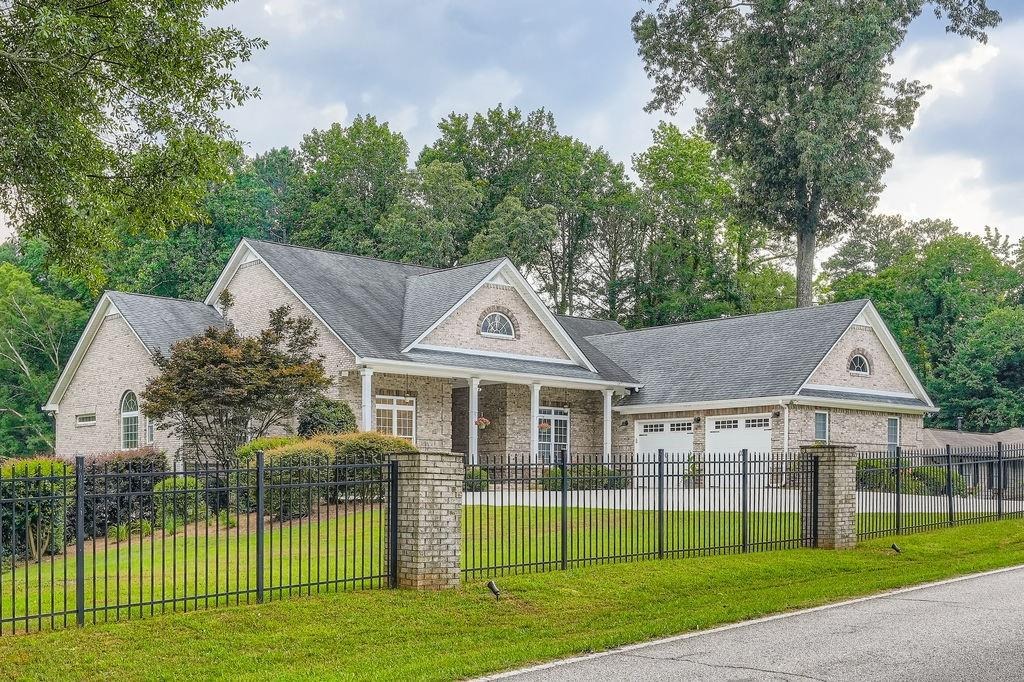 Moon Rd, Powder Springs, GA 30127