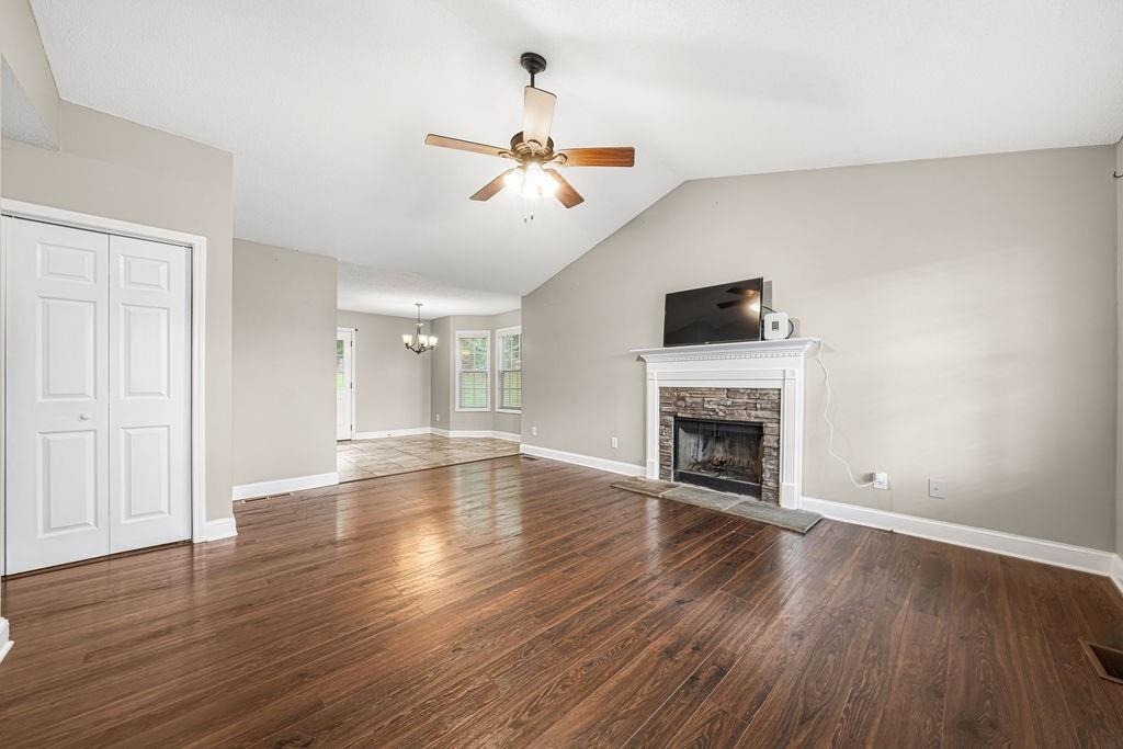 Rocky Ave, Cartersville, GA 30120