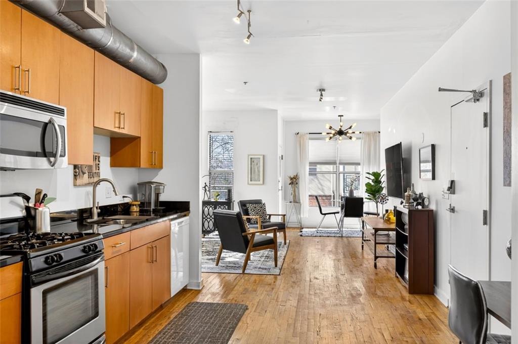 Walker St, Atlanta, GA 30313