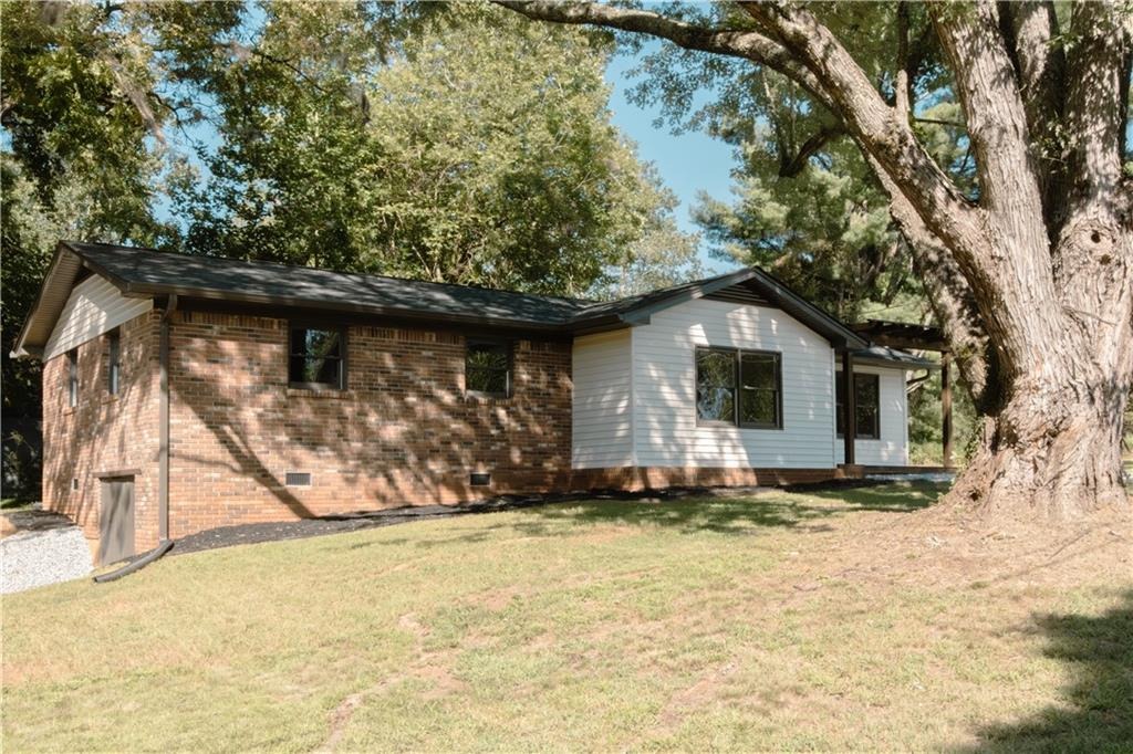 Welch Cir, Dahlonega, GA 30533