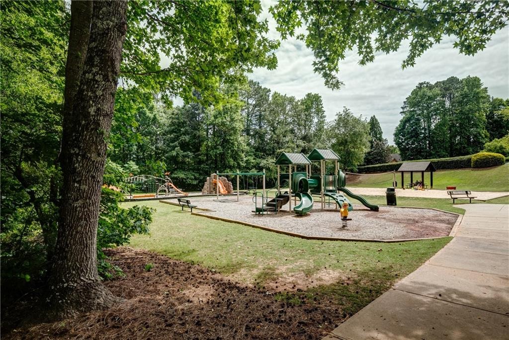 Beacon Crst, Newnan, GA 30265