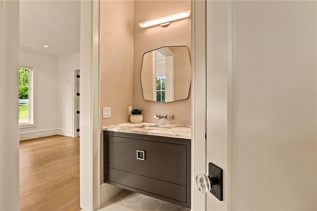 Long Island Dr, Sandy Springs, GA 30327